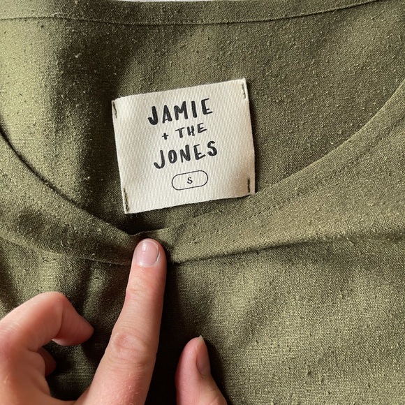 Jamie and the Jones T Top, Olive, size small - Picture 3 of 4